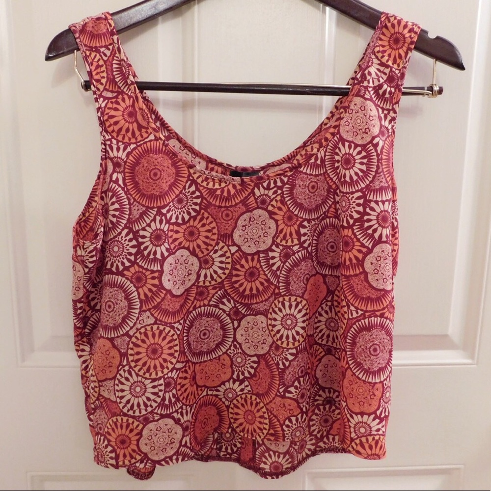 🍑Adorable Peach and Maroon Printed Crop Top🍑